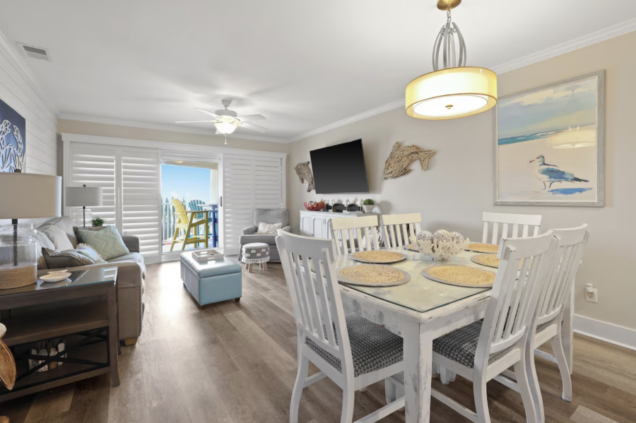 Dining/Living room