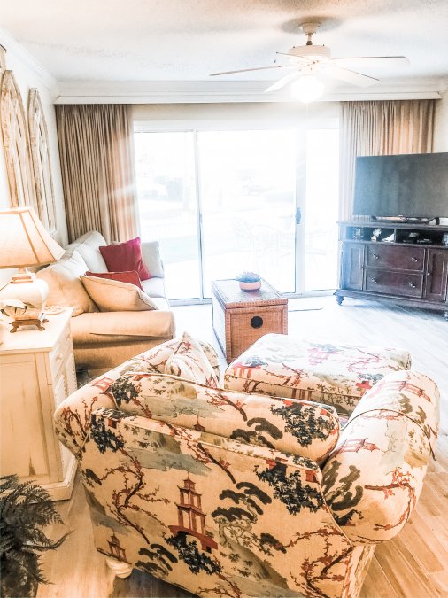 Very spacious living room. Sleeper sofa pictured here.