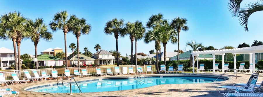 Pool and hot tub located in the back of the complex (pool heated in off season)